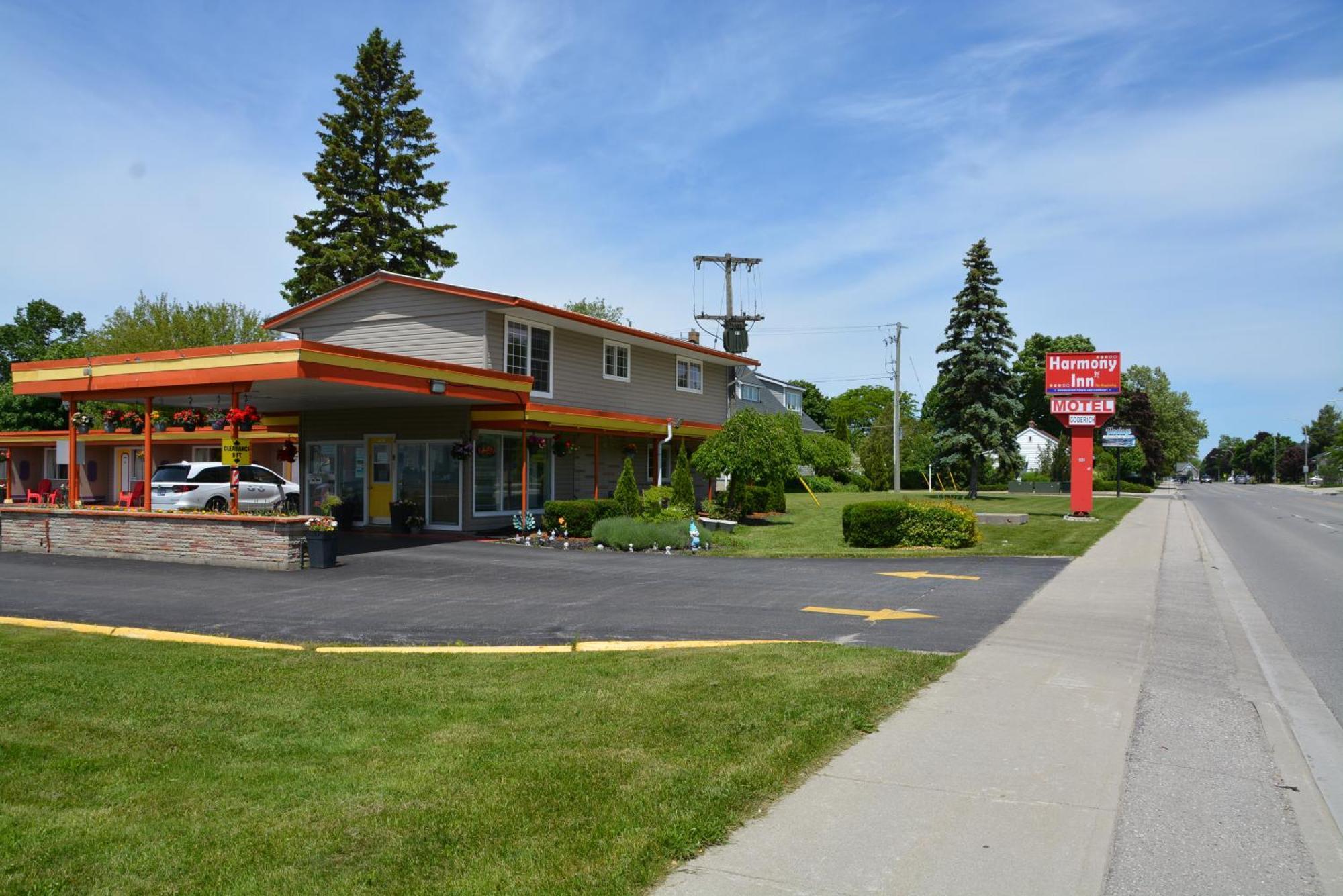 Harmony Motel *
